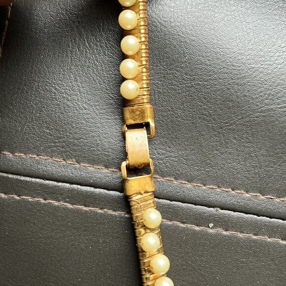 Vintage | Faux Pearl Gold Tone Stretch Belt - Picture 3 of 9